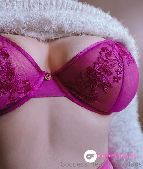 freyas kingdom sexy foto