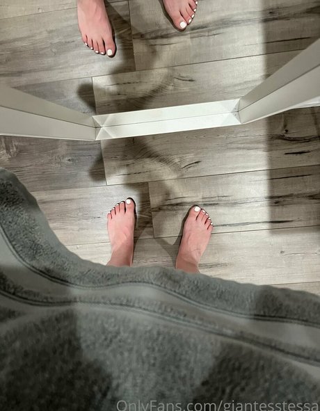 giantesstessa kostenlose heiße bilder