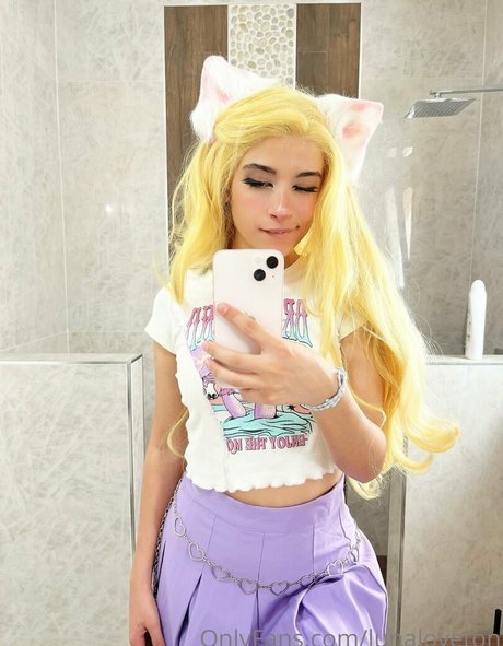 Lunaloveton nacktheit hübsche bilder