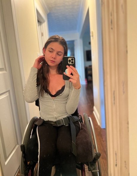 Lolita Milena pornostar sex foto