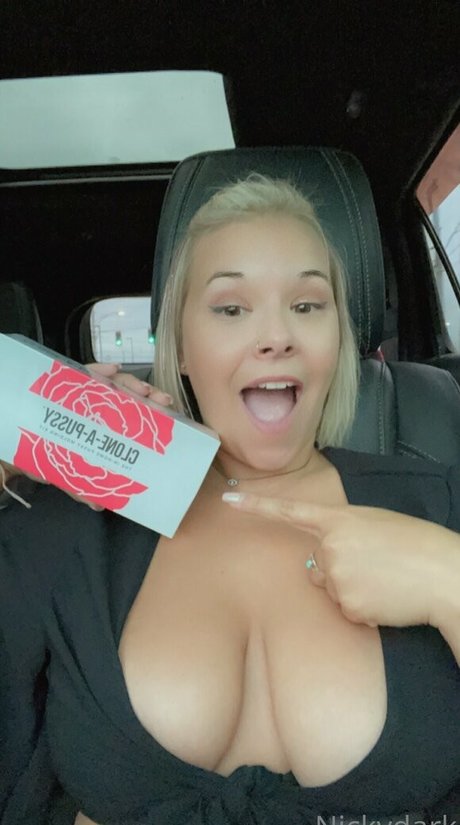 nickydarkfree nette pornostar bilder
