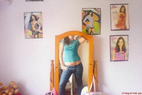 Rebecca Shortt model kunst bilder