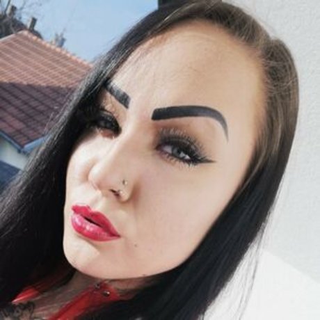 shiny queen schauspielerin akt archiv