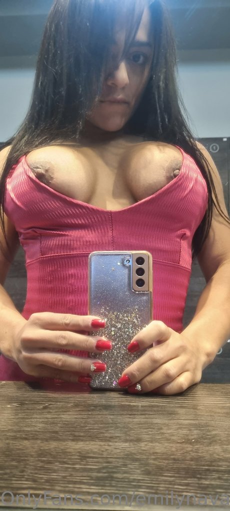 Emily Nava pornostar kunst foto