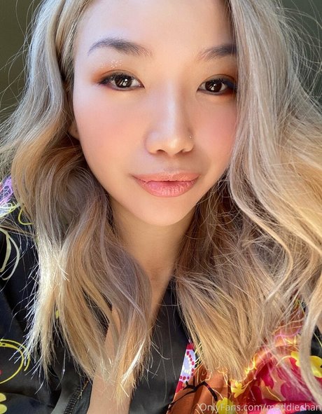 Maddiechan pornostar nacktheit foto