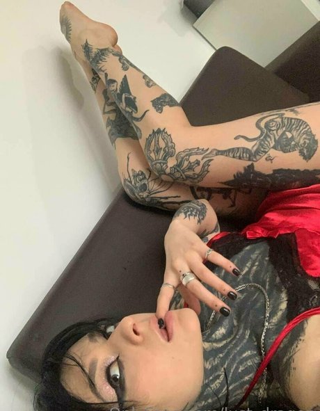 Draken lady schöne erwachsene fotos