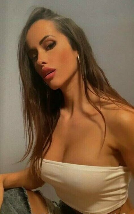 Mia Wolf X exklusive erotische bild