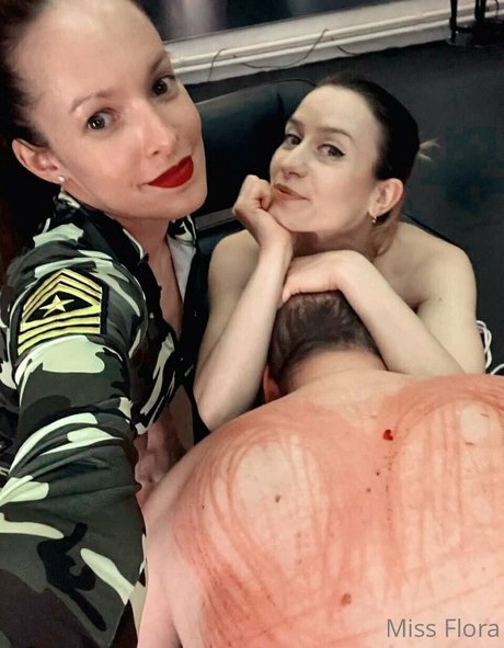 Miss Flora Femdom exklusive xxx bilder