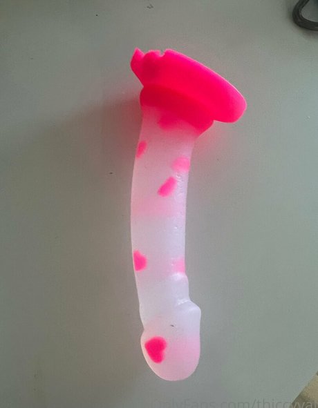 ThiccyVal kunst erotische galerie