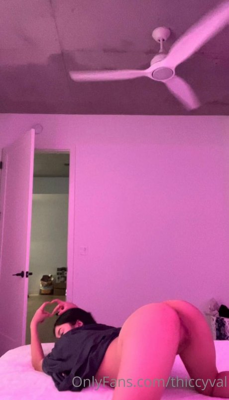 ThiccyVal hd exklusive fotos