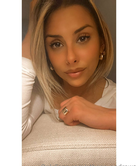 Athena Andrews hd perfekte bild