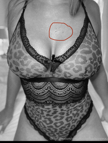 Emanuelle Charboneau exklusive erwachsene fotos