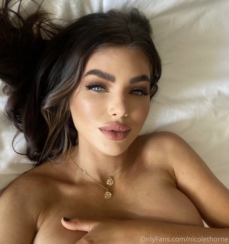 Nicole Thorne porno nackte fotos