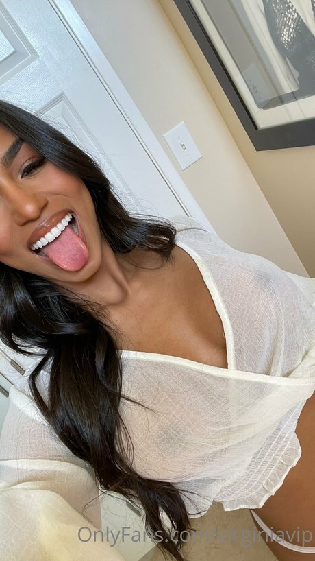 Virginia Sanhouse model nackten bilder