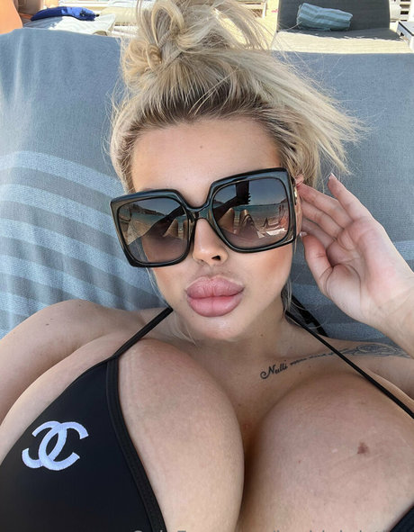 Barbiekristina freie pornographische foto