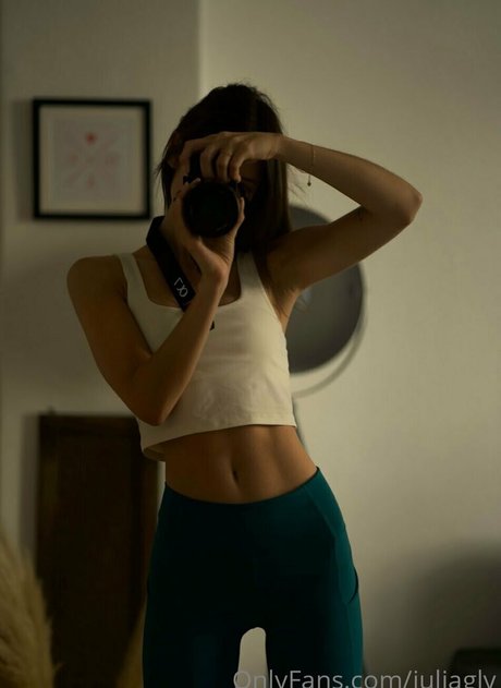 Julia Gauly erotische hübsche foto