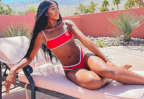 Camilla De Lucas hd nette fotos