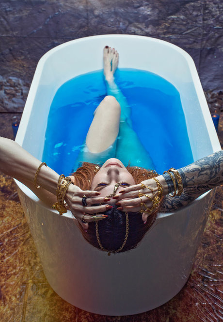 oma-muschi nur fans hd nackt fotos