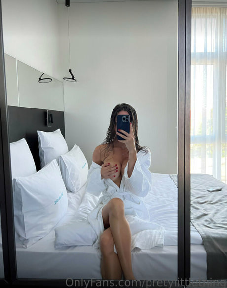 pretylittlething schauspielerin hd galerien