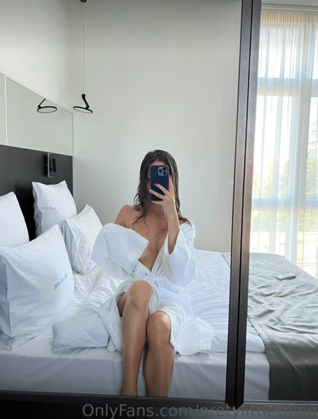 pretylittlething nacktheit schöne foto