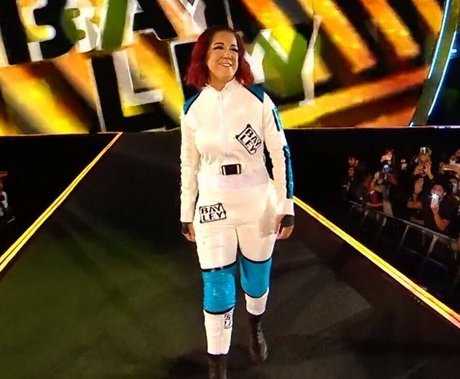 Bayley erotische nacktheit fotos