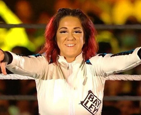 Bayley exklusive perfekte fotos