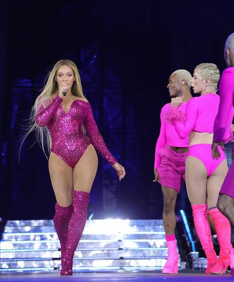 fitnessstudio dusche nur fans erotische exklusive bilder