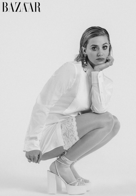 Lili Reinhart xxx hd archiv