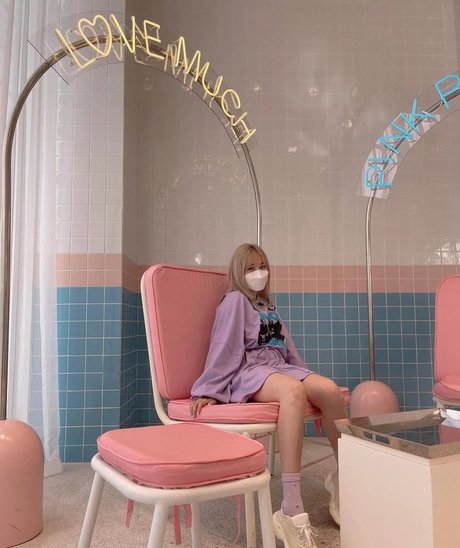 lockiges ebenholz nur fans exklusive nackten bilder