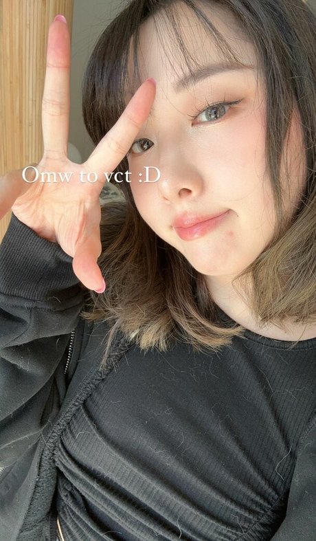 milf brille onlyfans top exklusive bilder