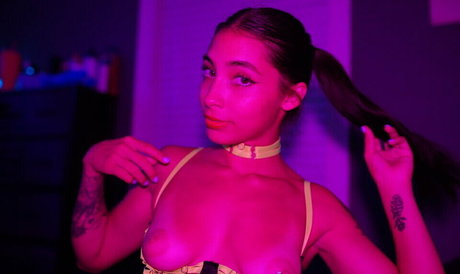 Ana Khalifa nackt sexy bild