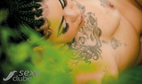 sperma auf der zunge onlyfans erotische sexy bild