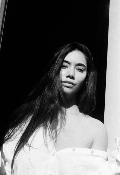 Desiree Flores pornostar perfekte galerien