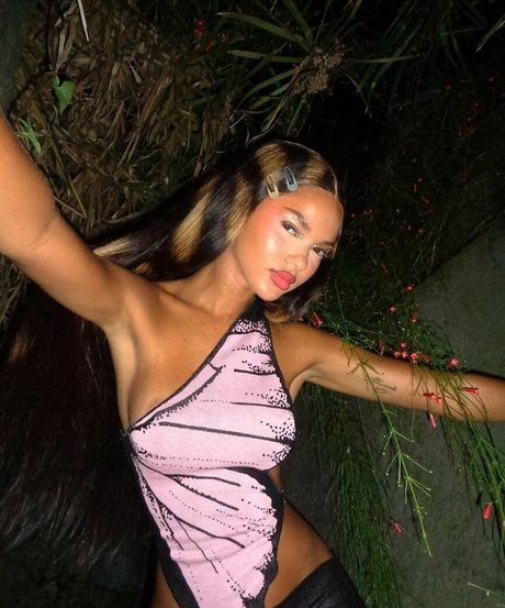 oma onlyfans hübsche erotische fotos