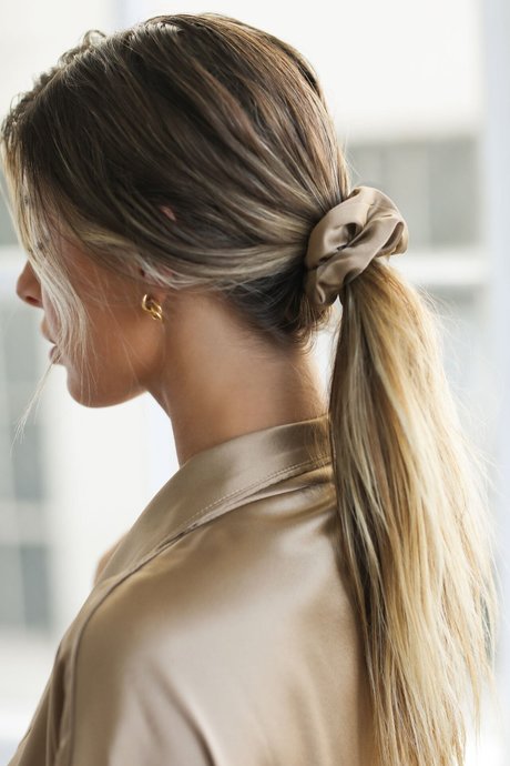 asiatische studentin onlyfans exklusive kunst galerie