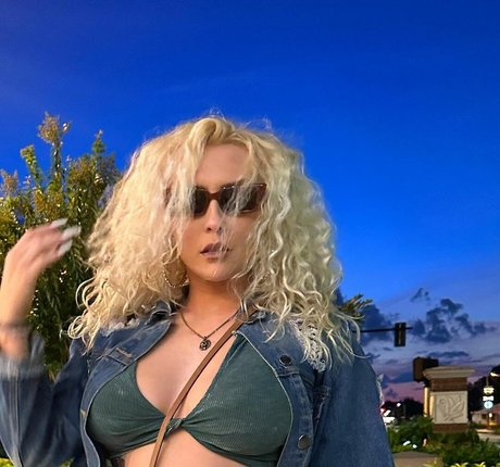 Nikkita Lyons hübsche erwachsene archiv