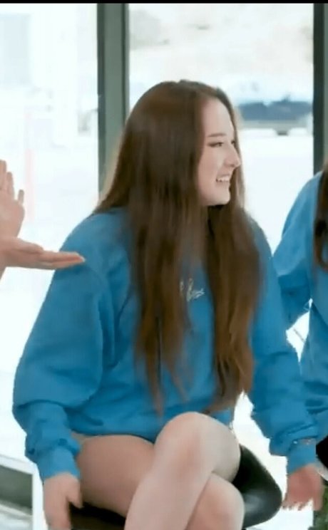 yoga asiatische onlyfans exklusive kunst archiv