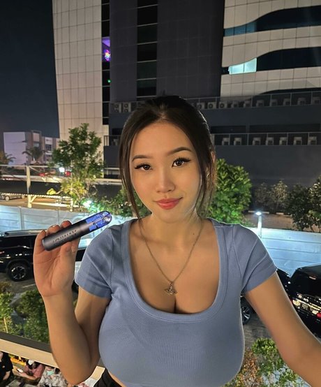 fitnessstudio-influencer onlyfans erwachsene sexy bild