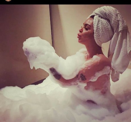 Karine Pontes erwachsene xxx foto