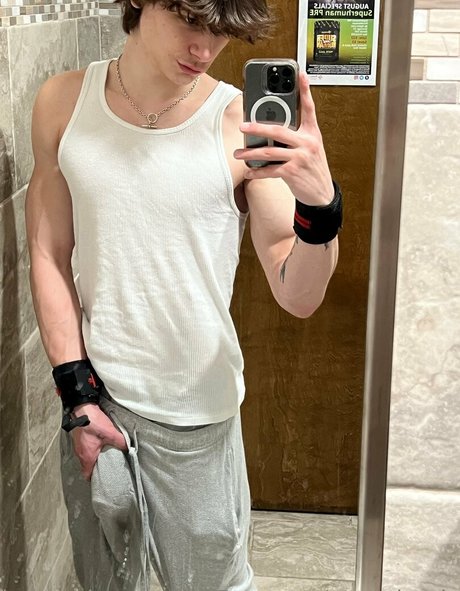 nate shreds nacktheit pornographische foto