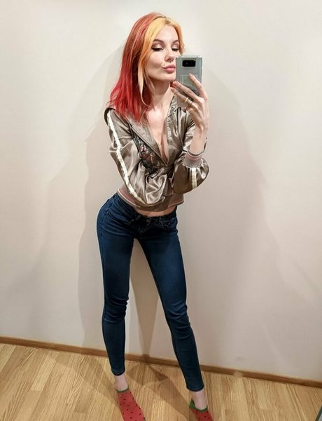 lida bond nacktheit galerie