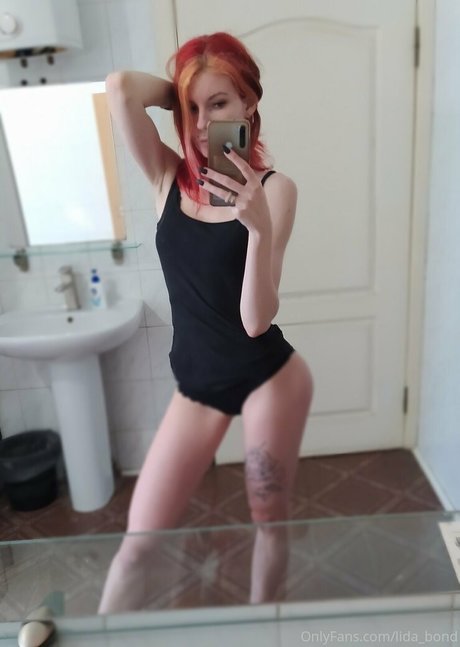 lida bond erwachsene pornostar fotos