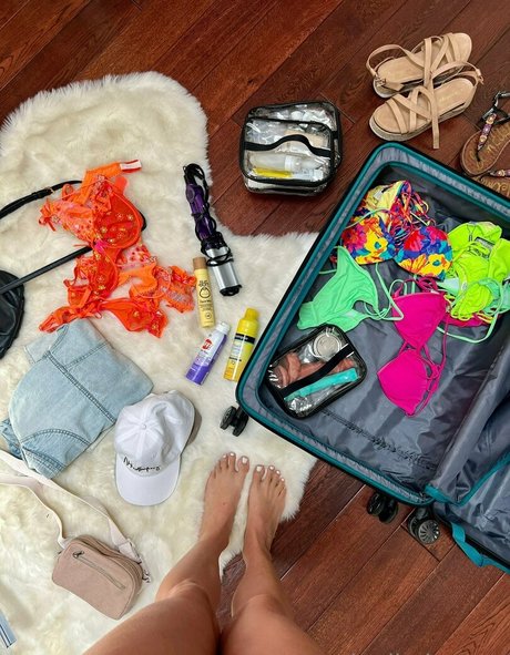 schwarzhaarige milf onlyfans perfekte akt bild