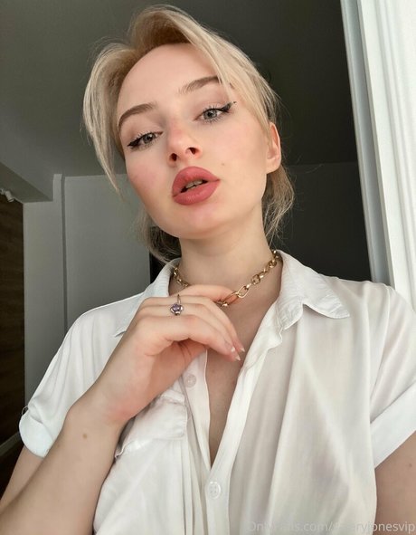 valeryjonesvip model erotische fotos