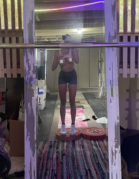 Jerii Nelson freie porno galerien