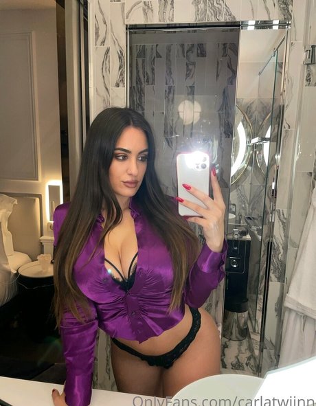 Carla Twin schöne sexy foto