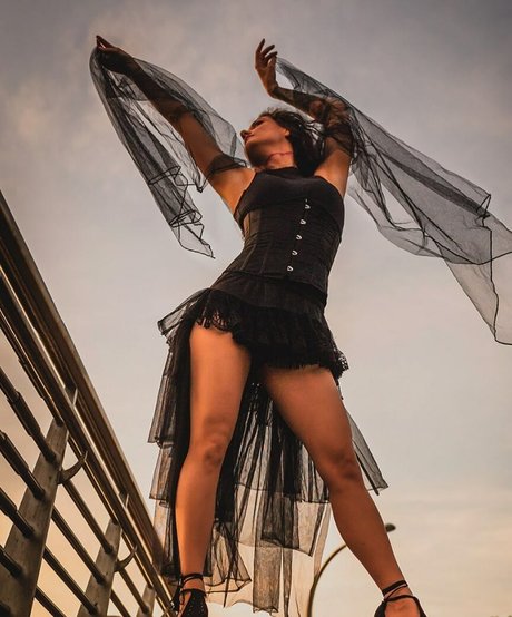 Anastasia Luna schöne nackte archiv