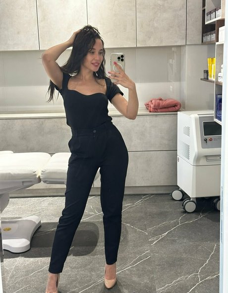 stella mkrtn xxx kostenlose bild