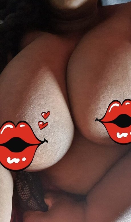 Bustymalone erotische perfekte fotos