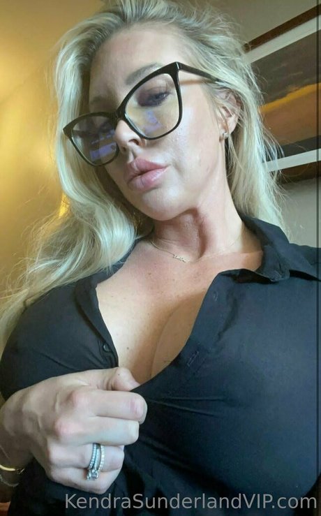 KendraSunderland hübsche nacktheit bild